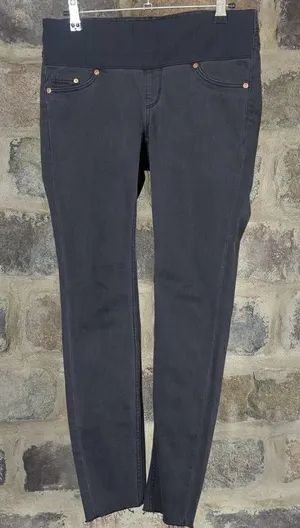 H&M &Denim Woman's Size‎ 4 Black Super Skinny Pull-on Maternity Pants Raw Hem thumbnail 1