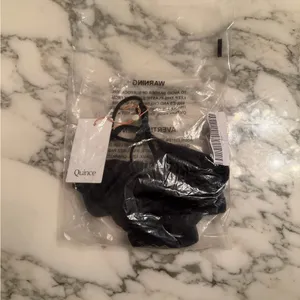 NWT Quince Women's Italian Demi Bikini Top Black Size Medium thumbnail 9