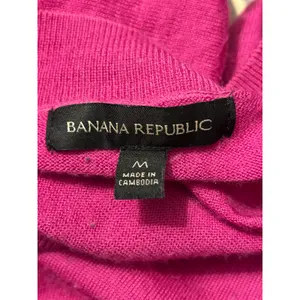 Banana republic magenta pink v-neck merino wool sweater Medium academia preppy thumbnail 4