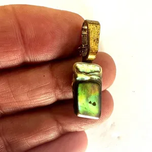 Gold tone abalone pendant necklace thumbnail 9