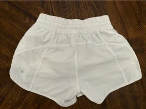 Lululemon Shorts Hotty Hot thumbnail 2
