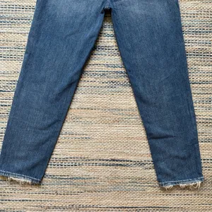 The Momjean in Downey Wash Size 25 Mom Jean Rigid Denim High Rise thumbnail 7