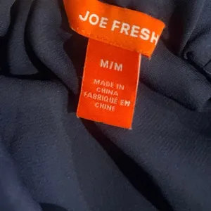 Joe Fresh Sleeveless Navy Blue Pleated Mock Neckline Blouse M Flowy Lightweight thumbnail 4