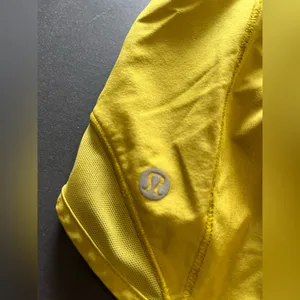 LULULEMON Hotty Hots Athletic Shorts Yellow/Green 2” Inseam Women’s Sz 6 GUC thumbnail 5