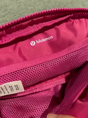 Lululemon Everywhere Belt Bag Sonic Pink thumbnail 2