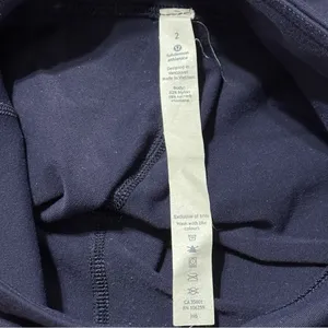 Lululemon Women’s Size 2 Navy Dark Blue Wunder Under Performance Crop Leggings thumbnail 4