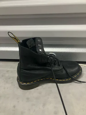 Dr. Martens Pascal Black Leather Lace-Up Boots thumbnail 4