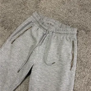 Forever 21 Juniors Grey Joggers Sweatpants Size XS Zippers EUC thumbnail 2
