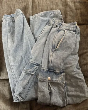 Madewell low slung cargo jeans thumbnail 1