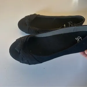 Classic Black Knot Ballet Flats - Women thumbnail 4