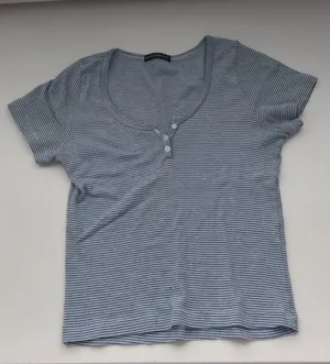 Brandy Melville stripe baby tee thumbnail 1