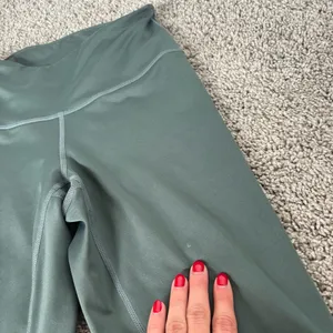 Z by Zella Green Leggings Size Extra Small thumbnail 5