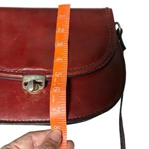 Maca Oxblood Leather Saddle Bag Crossbody Turn Lock Made in Italy Vintage thumbnail 9