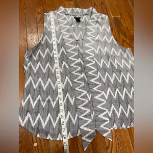 Ann Taylor Black and White Zigzag Blouse thumbnail 3