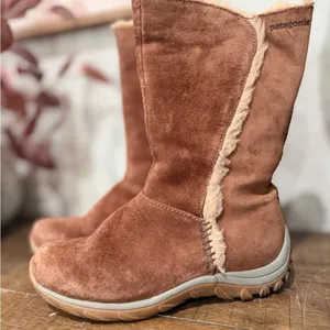 Patagonia Lugano Waterproof Boots for women. Size 7.5 GREAT CONDITION thumbnail 3