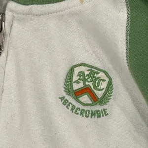 Women’s Abercrombie & Fitch Green & White Small Zip Up Hooded Jacket thumbnail 3