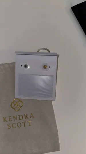 Kendra Scott Earrings thumbnail 2