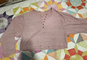 Pink new in pullover sweater Size L thumbnail 1