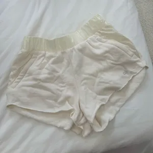 Alo Yoga Shorts thumbnail 2