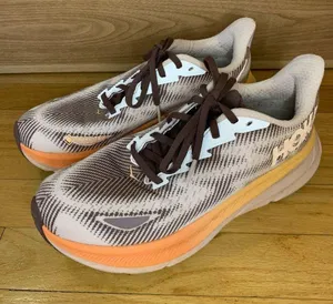 Hoka One One Clifton 9 GTX Sneakers Cosmic Pearl / Smokey Quartz - Size 8.5 thumbnail 1