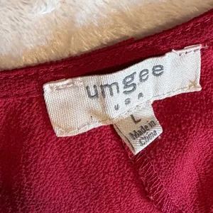 Umgee Red Cold Shoulder Tiered Ruffle Sleeve Picot Trim Boho Tunic Top Large thumbnail 3