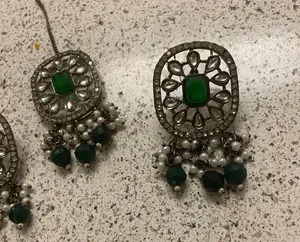 Green earrings thumbnail 4