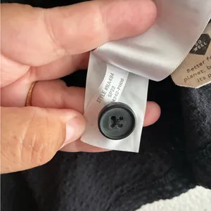 Madewell Faded Black Textured Button-Shoulder Tee M thumbnail 12
