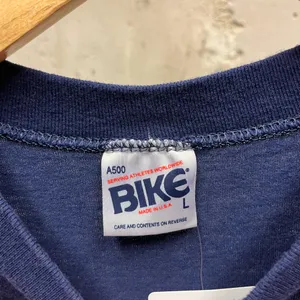 The Vintage Shop Vintage 90s Chicago Bears Navy Blue BIKE Tag USA Made Logo T-Shirt Large L thumbnail 3