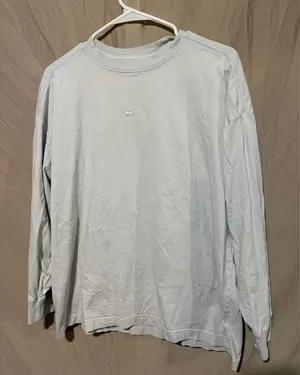 Nike long sleeve thumbnail 1