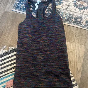 Lululemon‎ swiftly tank top in size 2 thumbnail 3
