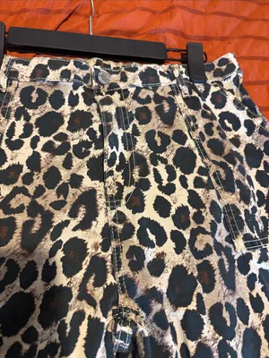 No Boundaries Leopard Cargo Pants L Short Wide Leg Crop Cotton Stretch Y2K large thumbnail 4