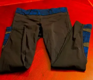 selling lululemon leggings, black and blue detail on the side, Size 6 thumbnail 1