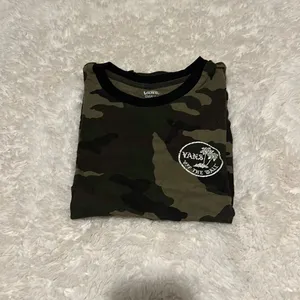 Women’s Vans shirt thumbnail 1