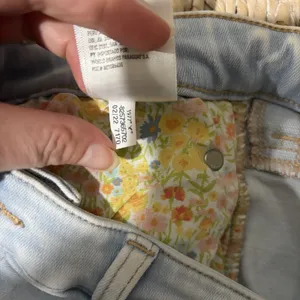 American Eagle Floral Pocket Short Shorts next level stretch Size 10‎ Festival thumbnail 9