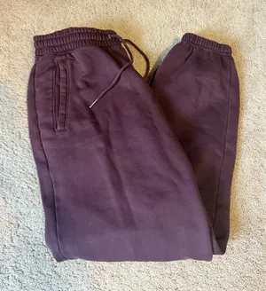 Abercrombie Maroon Sweatpants thumbnail 1