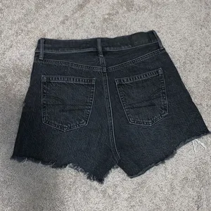 American Eagle Comfort Stretch Highest Rise 90s Boyfriend Shorts Womens 0 thumbnail 8
