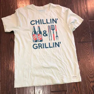 Life is good green graphic T-shirt chillin and grillin size medium thumbnail 1