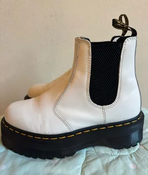 Dr. Martens 2976 Quad Chelsea boots in white, platform sole size 7 thumbnail 1