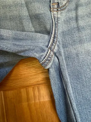American Eagle Super High Rise Baggy Wide Leg Cargo Jeans Size 000 Medium Wash thumbnail 4