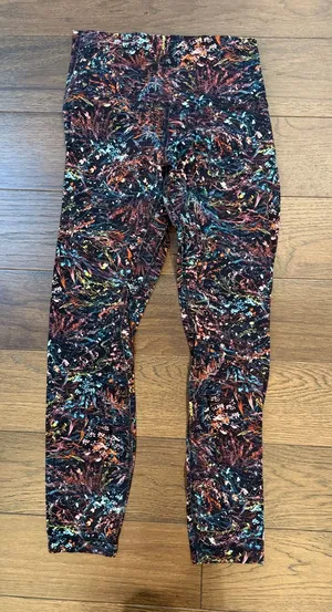 Lululemon Colorful Printed Leggings Size 6 - 25"- C1-131 thumbnail 1