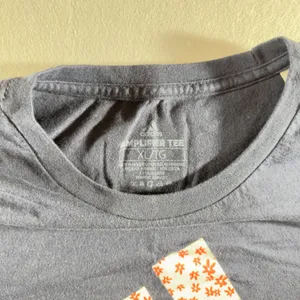 304 | Adidas Amplifier Women XL‎ Floral Graphic Logo Short Sleeve Tee Blue thumbnail 4