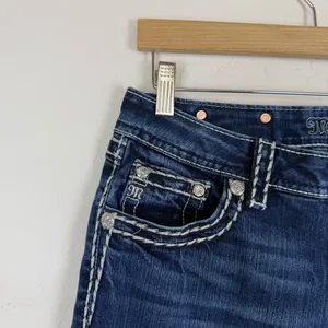 Vintage Y2K Miss Me Dark Wash Signature Cuffed Capri thumbnail 4