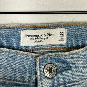 Abercrombie & Fitch 90s Straight Mid Rise Jeans Size 32 Short NWT thumbnail 3