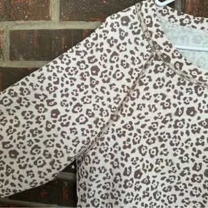 Women’s Cream & Brown Belinda Leopard Print Long Sleeve Top thumbnail 2
