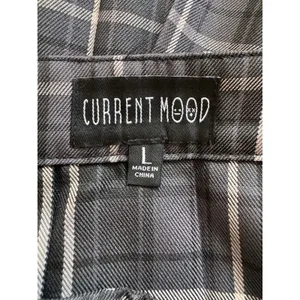 Current Mood Gray, Black & White Plaid Knee Length Skirt w/ Unfinished Hem thumbnail 8