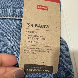 Levi’s 94 Baggy Jeans Women’s 20W NWT Mid Rise Straight Leg 90s Vintage Distress thumbnail 4