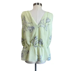 Banana Republic V-Neck Peplum Career Blouse in a Creamy Floral Yellow Sz‎ XL thumbnail 4