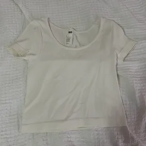 SO white top thumbnail 1