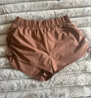 ALO Yoga Cinch It Chestnut High-Rise Athletic Running Shorts thumbnail 3