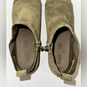 TOMS Reese Bootie Suede Olive Green EUC Size‎ W9 thumbnail 5